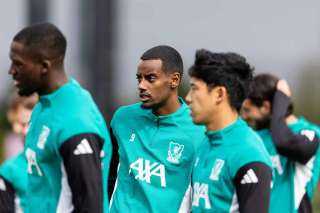 مدرب السويد يثير قلق ليفربول بشأن إيزاك: ”اللاعب... مدرب السويد يثير قلق ليفربول بشأن إيزاك: ”اللاعب يشعر بالإحباط”