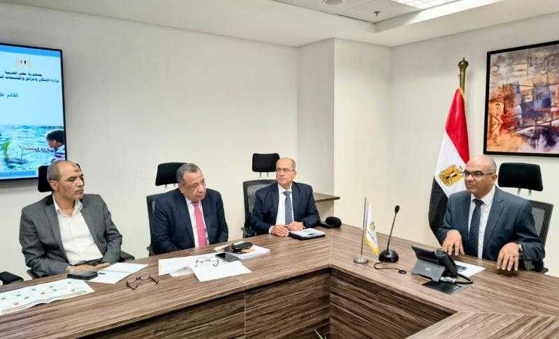 نائب وزير الإسكان يتابع موقف مشروعات برنامج خدمات الصرف الصحي المستدامة في المناطق الريفية بالشرقية