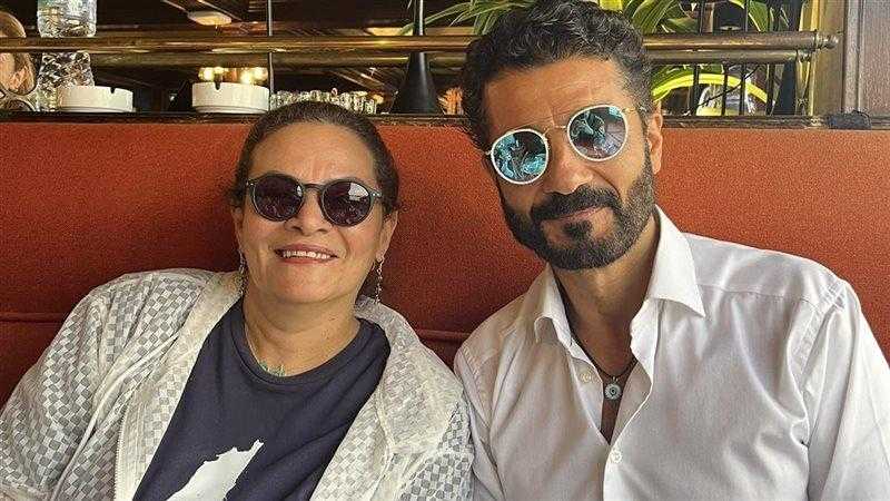 كاملة أبو ذكري تهنى خالد النبوي بتكريمه في مهرجان القاهرة السينمائي الدولي