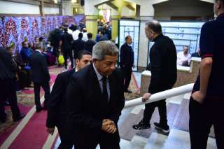 خالد عبد العزيز يحضر عزاء نجم الزمالك السابق... خالد عبد العزيز يحضر عزاء نجم الزمالك السابق محمد صبري