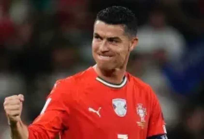 مدرب البرتغال يوضح موقف كريستيانو من اعتزال كرة القدم