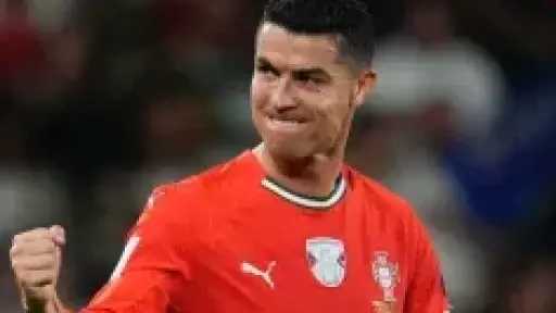 مدرب البرتغال يوضح موقف كريستيانو من اعتزال كرة... مدرب البرتغال يوضح موقف كريستيانو من اعتزال كرة القدم