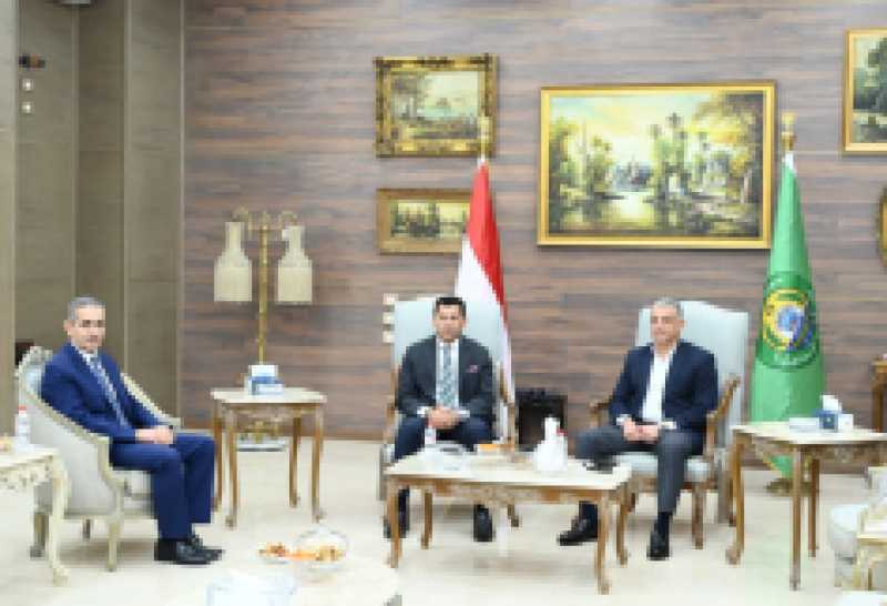 وزير الشباب والرياضة ومحافظ الإسماعيلية يلتقيان اللجنة المؤقتة لإدارة النادي الإسماعيلي