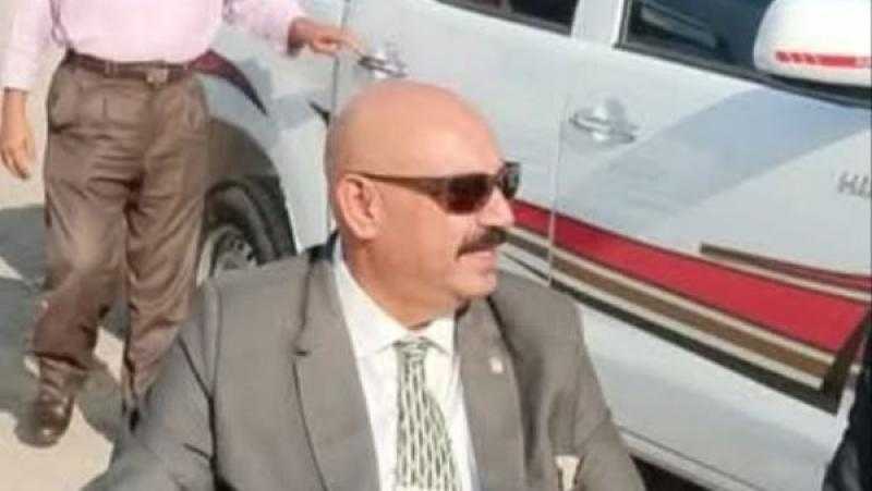 واقعة مثيرة.. رئيس حي شرق شبرا الخيمة ينقل مكتبه لـ ترابيزة في الشارع