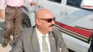 واقعة مثيرة.. رئيس حي شرق شبرا الخيمة ينقل... واقعة مثيرة.. رئيس حي شرق شبرا الخيمة ينقل مكتبه لـ ترابيزة في الشارع