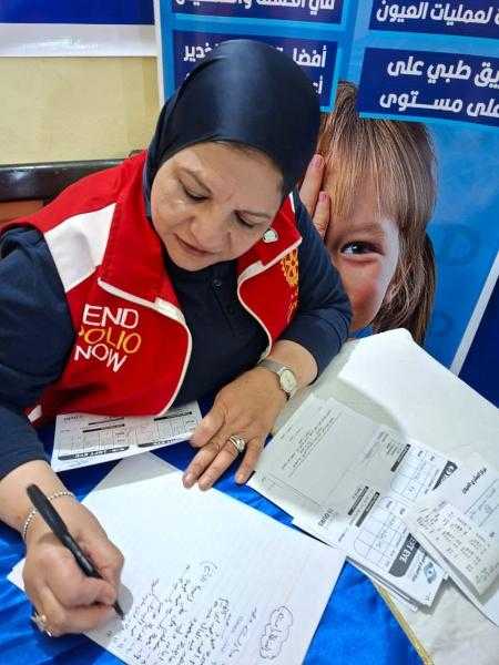 قافلة خير.. روتاري نيو العلمين وكايرو سكاي ليونز ينظمان يومًا طبيًا لفحص وعلاج العيون لأكثر من 220 حالة