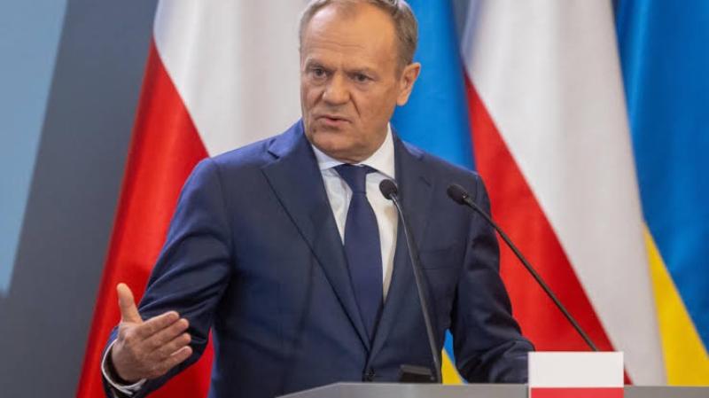 رئيس وزراء بولندا: الاشتباه في تفجير أوكرانيين يعملان لحساب روسيا خط السكة الحديد