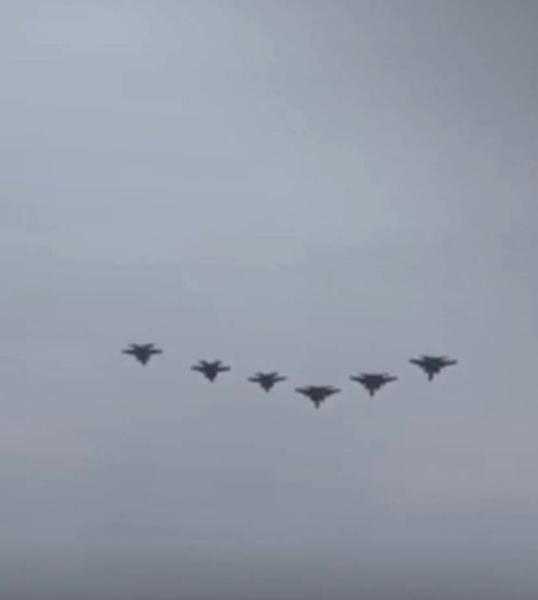 مقاتلات أمريكية تحلق في أجواء البيت الأبيض خلال استقبال ترامب لـ محمد بن سلمان