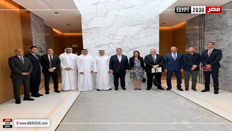 سفير مصر في الدوحة يلتقي المسئولين القطريين
