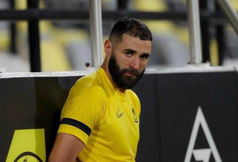 بنزيما يكشف حقيقة خلافاته مع رونالدو ويؤكد: «الاحترام متبادل رغم المنافسة»