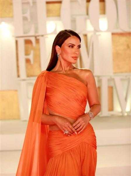 صبا مبارك تعلن عن انتهاء تصوير مسلسل «ورد على فل وياسمين»