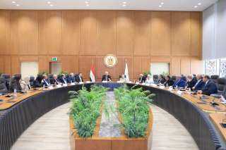 وزير التعليم العالي يترأس اجتماع تنسيقي لأفرع الجامعات الأجنبية في مصر