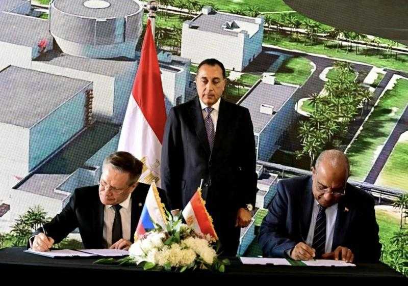 رئيس الوزراء يشهد توقيع أمر شراء الوقود النووي لمحطة الضبعة النووية