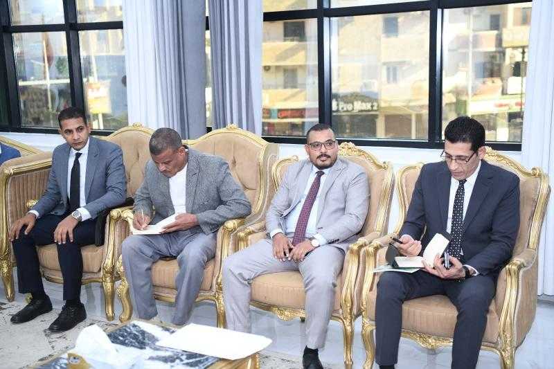 محافظ قنا يلتقي "الأبجيجي" لبحث دعم المزارعين بالميكنة والأسمدة وفتح منافذ جديدة