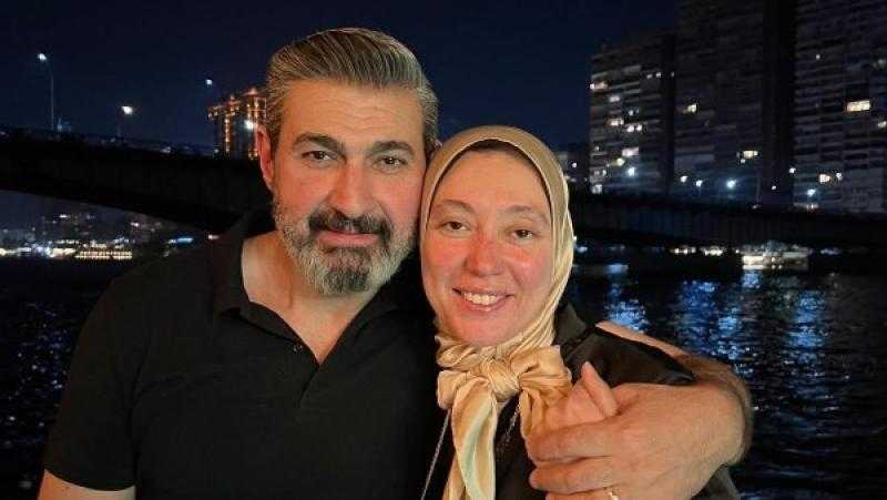 ياسر جلال يحتفل بعيد ميلاد زوجته