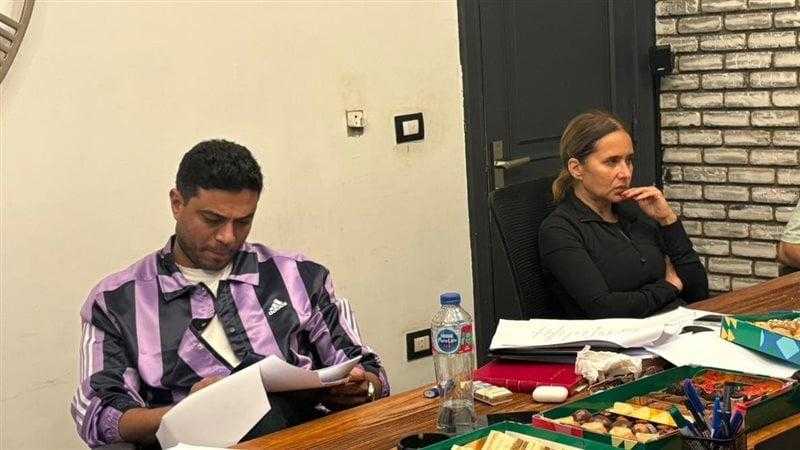 نيللي كريم وشريف سلامة في بروفات الطاولة النهائية لمسلسل ”أنا” لرمضان 2026