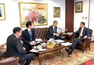سفير مصر بطوكيو يبحث مع قيادات شركة ”سوميتومو إلكتريك” تعزيز استثماراتها في مصر