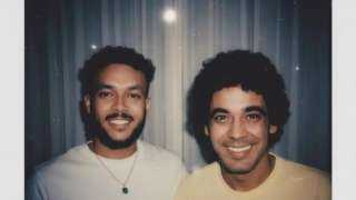 ويجز يشارك صورة مع محمد منير بعد ديو ”كلام فرسان ”