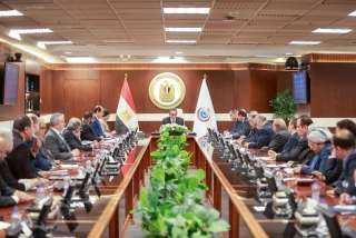 وزير الصحة يترأس الاجتماع الدوري لقيادات الوزارة ويشيد... وزير الصحة يترأس الاجتماع الدوري لقيادات الوزارة ويشيد بنجاح المؤتمر العالمي للسكان والصحة