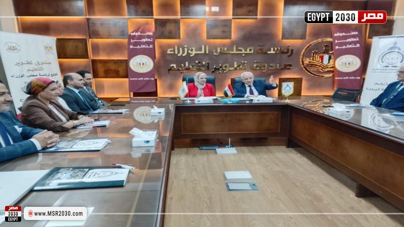 جانب من التوقيع