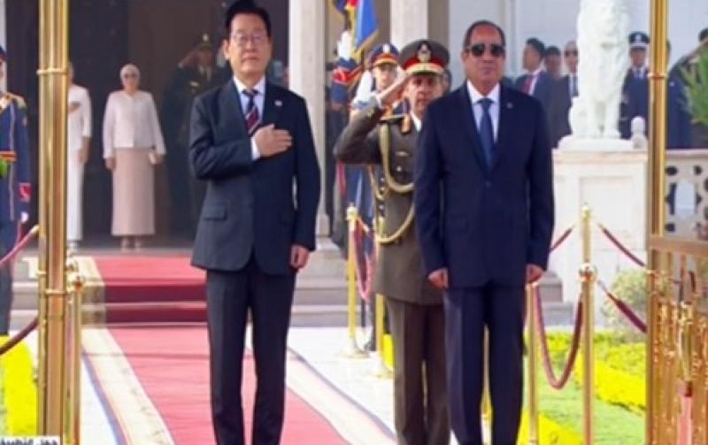 السيسي يعقد جلسة مباحثات مشتركة مع نظيره الكوري الجنوبي بقصر الاتحادية