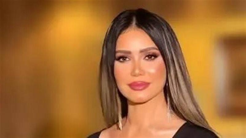 إيناس عز الدين تلغي سفرها إلى دبي إثر وعكة صحية