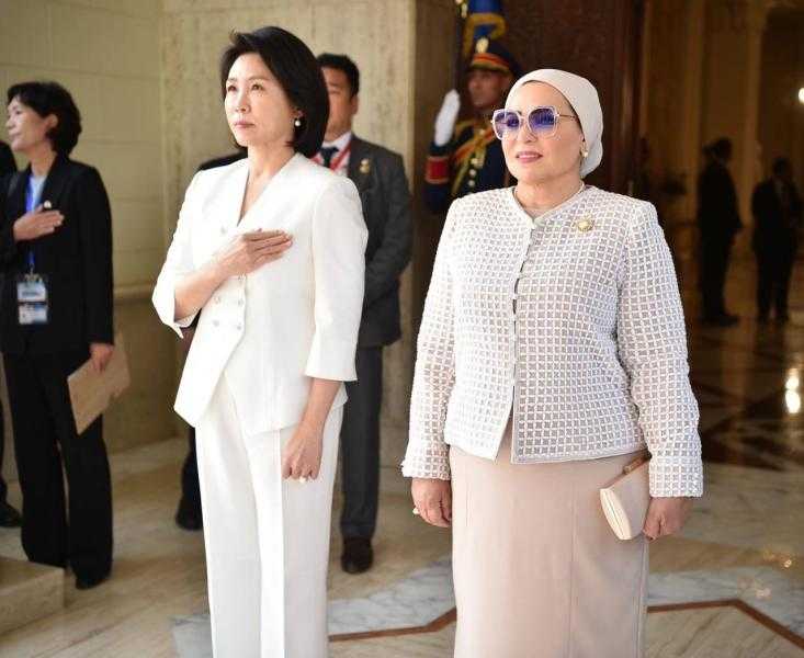 انتصار السيسي تعرب عن سعادتها وترحيبها بقرينة رئيس جمهورية كوريا الجنوبية