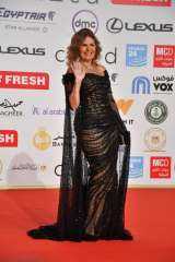 يسرا تهنئ هند صبري في عيد ميلادها