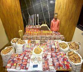 ضبط شخص بالقليوبية لتصنيع وترويج الألعاب النارية عبر مواقع التواصل الاجتماعي