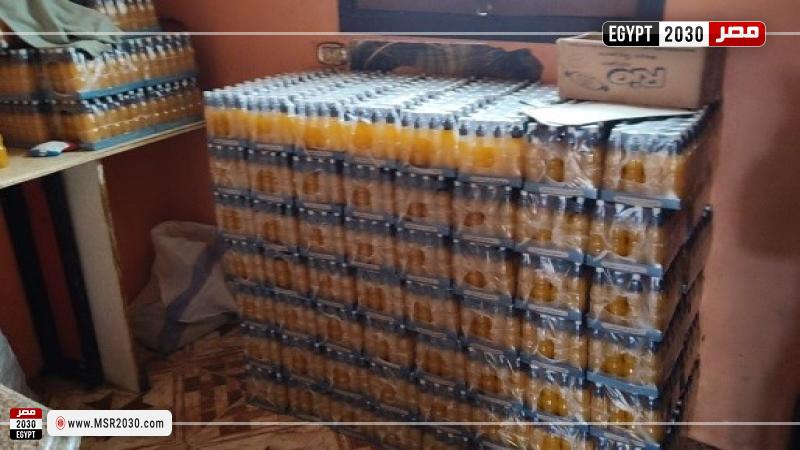 ضبط مصنع مخالف بالمنوفية لإنتاج مشروبات صناعية 