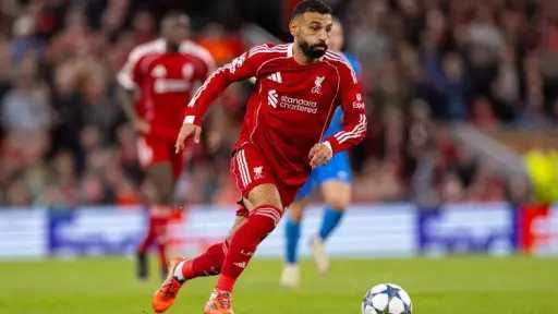 سلوت يعلن تشكيل ليفربول لمواجهة ليدز يونايتد.. وصلاح على مقاعد البدلاء للمباراة الثالثة على التوالي