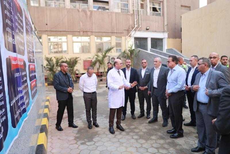وزير الصحة يتفقد تطوير مبنى العيادات الخارجية بمستشفى الجمهورية التعليمي