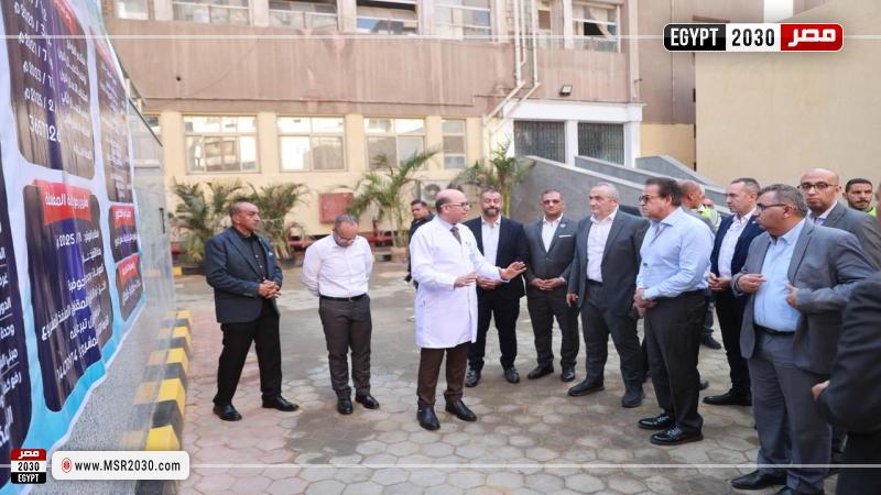 جولة وزير الصحة في مبنى العيادات الخارجية بمستشفى الجمهورية التعليمي