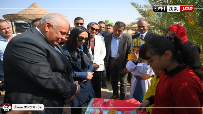 وزيرة التضامن خلال زيارتها للوادي الجديد