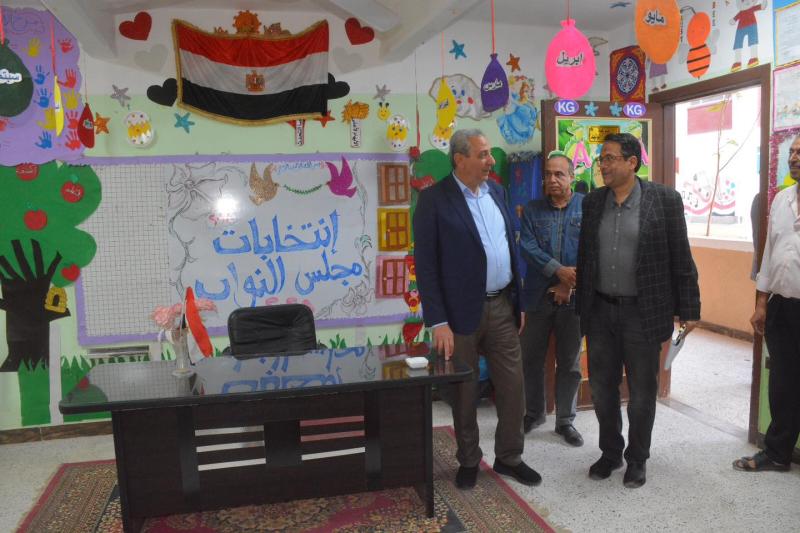 محافظ الغربية يتفقد اللجان الانتخابية