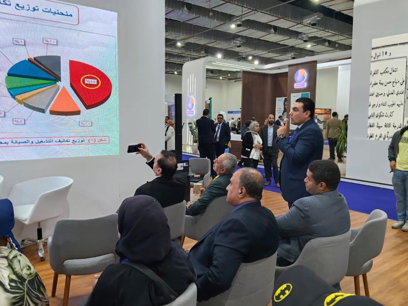 جلسة متخصصة بجناح الشركة القابضة للمياه تناقش اقتصاديات مشروعات التحلية وإدارة التكاليف