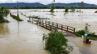 ارتفاع حصيلة ضحايا الفيضانات في فيتنام إلى 90 شخصا