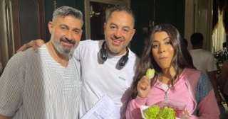 بالجلابية..ياسر جلال ينشر كواليس مسلسل “كلهم بيحبوا مودي” قبل رمضان