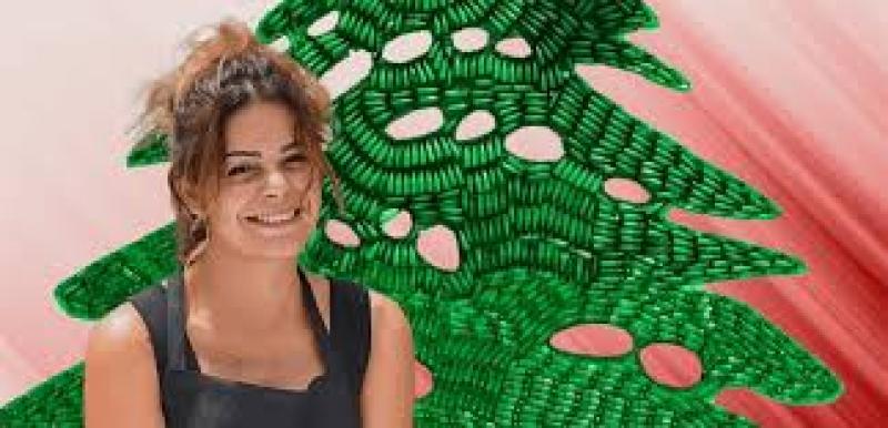 لبنانية تدخل موسوعة جينيس بأكبر شجرة أرز بلاستيكية في العالم
