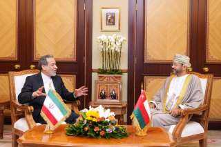 وزيرا خارجية عمان وإيران يبحثان مستجدات الأوضاع الإقليمية والدولية