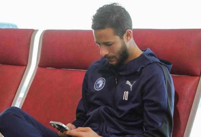 رمضان صبحى يصل جنايات الجيزة لاستكمال محاكمته و3 آخرين بتهمة التزوير