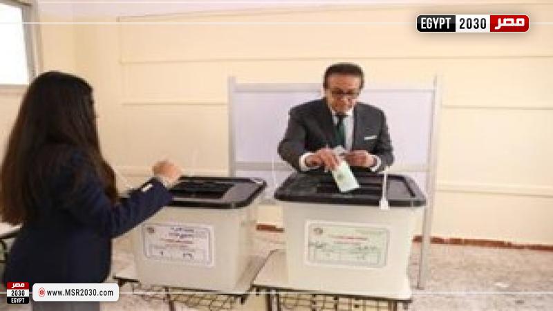 نائب رئيس الوزراء يدلي بصوته في انتخابات مجلس النواب