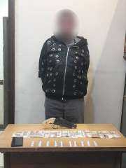 القبض على ديلر مخدرات بمنطقة بولاق أبو العلا بحوزة تامول وسلاح نارى