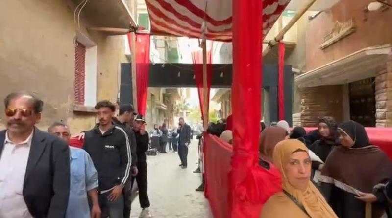 محاضر متبادلة ...الأمن يكشف ملابسات فيديو توزيع كروت دعائية لصالح مرشح بانتخابات النواب