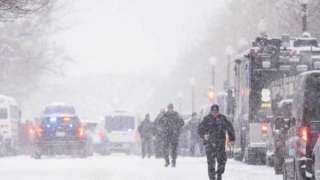 طقس قاسٍ يهدد بتعطيل السفر في الولايات المتحدة خلال أسبوع عيد الشكر