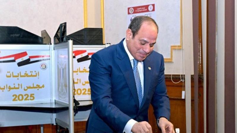 الرئيس عبد الفتاح السيسي يدلى بصوته في الانتخابات