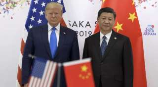 ترامب يكسر الجمود مع الصين ويوافق علي زيارة بكين إبريل المقبل