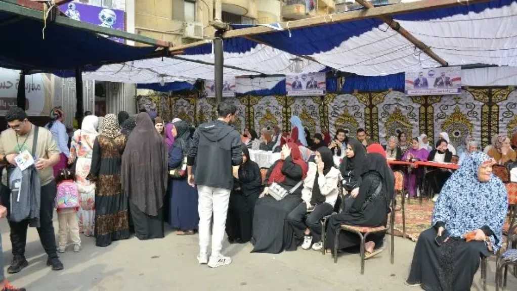 ضبط شخصا قبل توزيعه أموالا بمحيط لجان فى أبو حمص