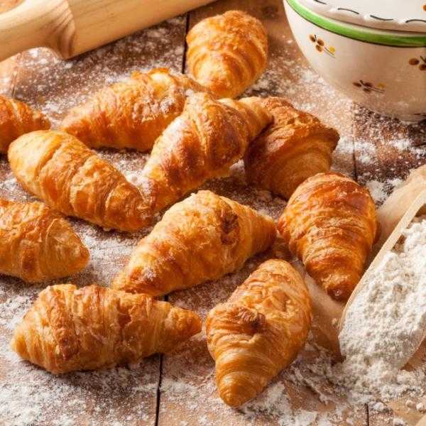 طريقة عمل الكرواسون الهش