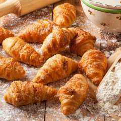 طريقة عمل الكرواسون الهش